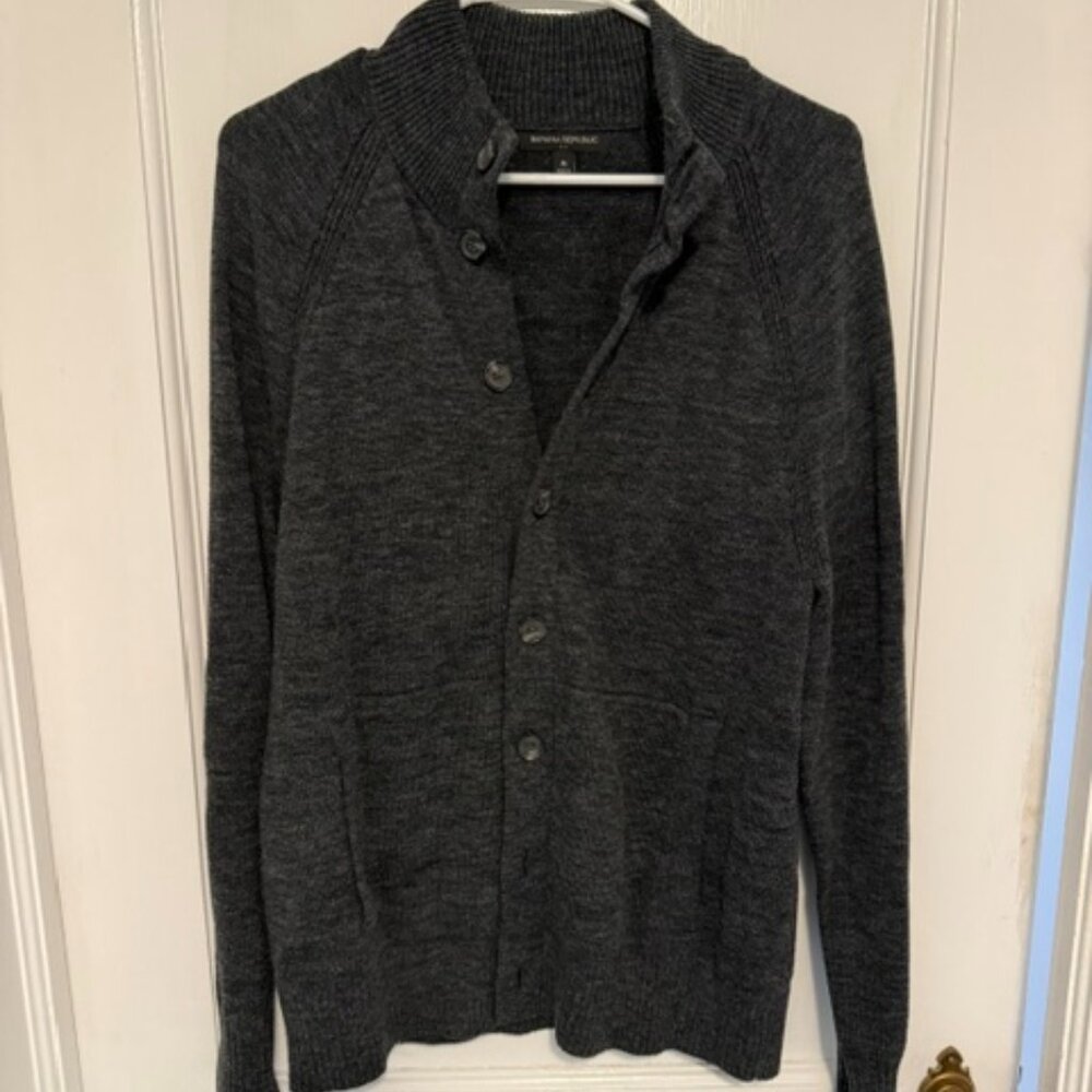 Banana Republic Mens  Gray Button Sweater
